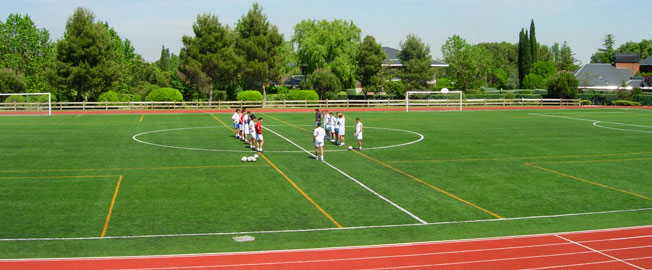 campo-futbol-cesped Instalación de Campos de Fútbol de Césped Artificial