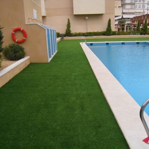 Jardines con Césped Artificial. Césped residencial piscina