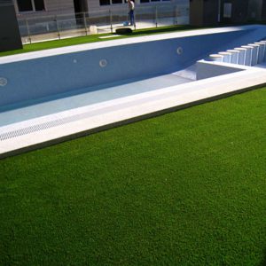 Jardines con Césped Artificial. Césped residencial piscina